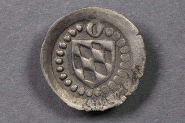 Silbermünze aus dem Kloster Elisabethenzell, Fd.-Nr. 684, H. 1,5 cm, Br. 1,5 cm