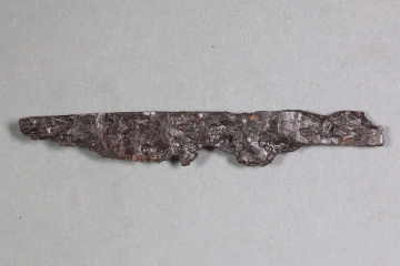 Fragment eines Messers vom Kloster Elisabethenzell, erstes Drittel 14. Jh.., Fd.-Nr. 583, H. 1,7 cm, Br. 9,5 cm