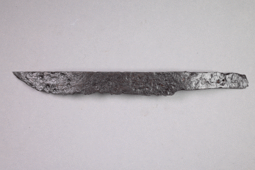 Fragment eines Messers vom Kloster Elisabethenzell, nach 1400., Fd.-Nr. 401, H. 2,0 cm, Br. 20,4 cm