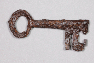 Schlüssel vom Kloster Elisabethenzell, 1. Drittel 14. Jh., Fd.-Nr. 1032, H. 5,4 cm, Br. 10,3 cm
