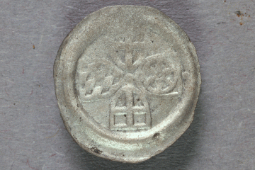 Silbermünze des Rheinischen Münzvereins vom Gotthardsberg, Unterfranken, 15. Jahrhundert, Fd.-Nr. 0024, H. 1,42 cm, Br. 1,31 cm