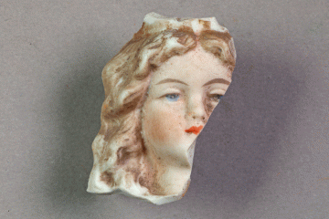 Fragment eines Andachtsbilds vom Gotthardsberg, Unterfranken, 20. Jahrhundert, Fd.-Nr. 1104, H. 4,20 cm, Br. 3,60 cm