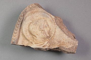 Fragment eines Andachtsbilds vom Gotthardsberg, Unterfranken, 20. Jahrhundert, Fd.-Nr. 1104, H. 9,20 cm, Br. 10,50 cm