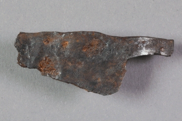 Messer aus Eisen von der Burg Mömbris, Unterfranken, letztes Drittel 14. Jh., Fd.-Nr. 166, H. 1,9 cm, Br. 5,0 cm