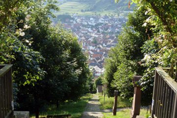 Die Engelsstaffel ist mit 612 Stufen die längste, steinerne Außentreppe in Bayern und verbindet das Kloster Engelsberg mit Großheubach.