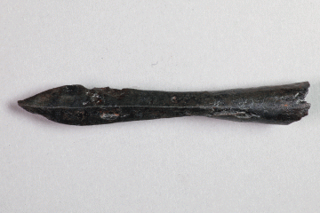 Armbrustbolzen, um 1400, Fd.-Nr. 028, H. 2,0 cm, Br. 8,4 cm