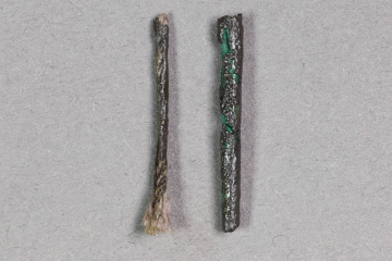 Nestelhülse, Fd.-Nr. 241, um 1400, H. 2,11 cm, Br. 0,28 cm