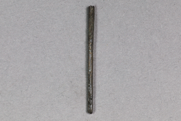Nestelhülse, Fd.-Nr. 248, um 1400, H. 3,1 cm, Br. 0,1 cm