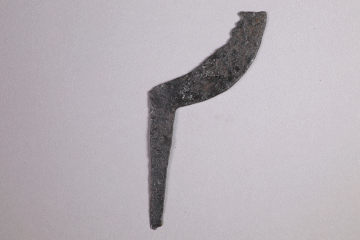 Sichel mit Schlagmarke, um 1400, Fd.-Nr. 280, H. 11,7 cm, Br. 6,7 cm