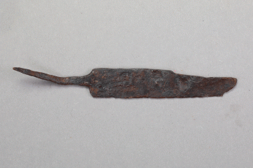 Messer aus Eisen vom Gotthardsberg, Unterfranken, um 1400, Fd.-Nr. 0189, H. 1,35 cm, Br. 8,99 cm