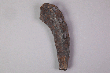 Hufeisen vom Gotthardsberg, Unterfranken, 14. Jahrhundert, Fd.-Nr. 0544, H. 11,61 cm, Br. 3,79 cm