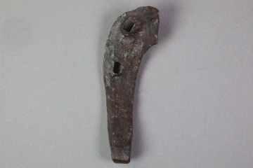 Hufeisen vom Gotthardsberg, Unterfranken, 14. Jahrhundert, Fd.-Nr. 0679, H. 8,8 cm, Br. 3,9 cm